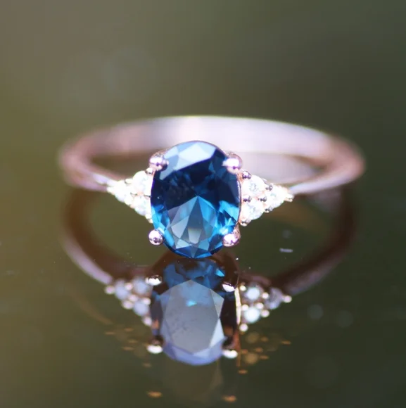 London Blue Lab Topaz Oval Gemstone Ring - Picture 2 of 5